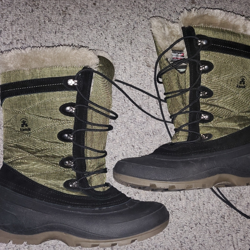 Kamik Women's Green and Black Winter Boots